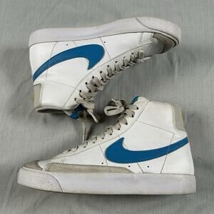 Nike Blazer Mid '77 Grade School Size 5 Y White Athletic Sneakers DA4086-107